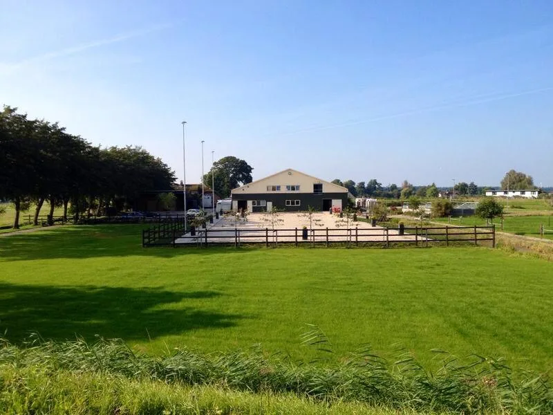 Mearas Stables B.V. - foto 1