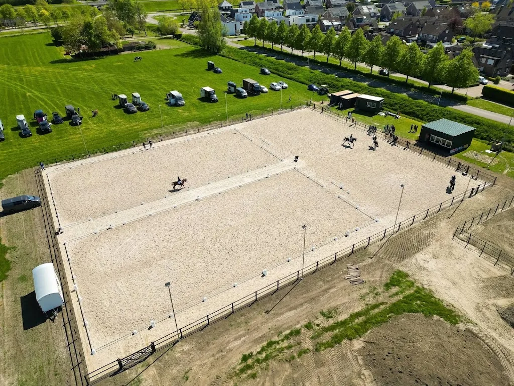 Rijvereniging en Ponyclub Oranje Ruiters van Willemstad - foto 2
