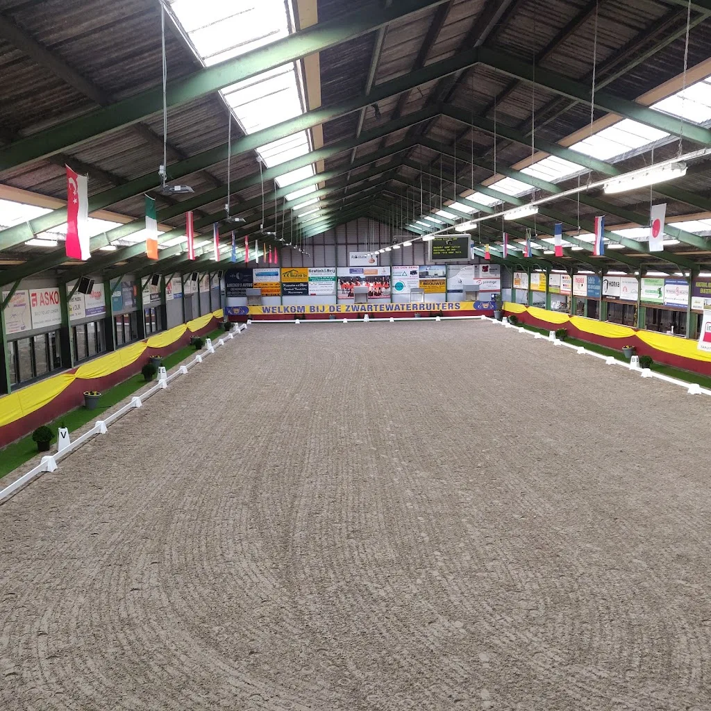 Rijvereniging en Ponyclub "Zwartewaterruiters" - foto 1